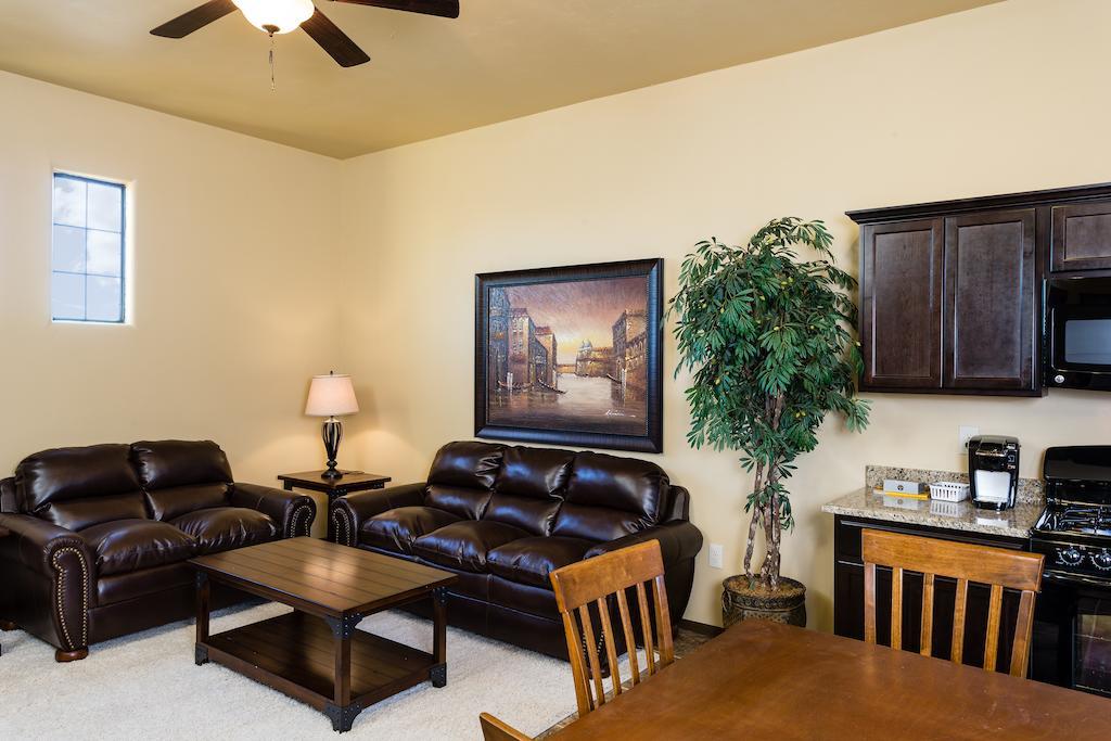 The Courtyard Villas Hobbs Chambre photo