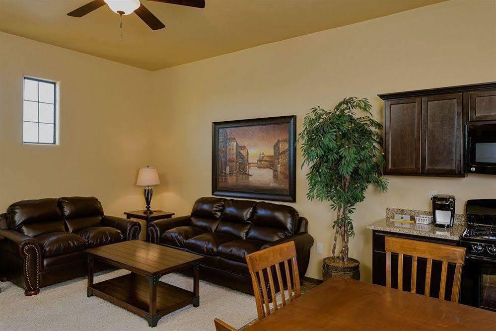 The Courtyard Villas Hobbs Extérieur photo