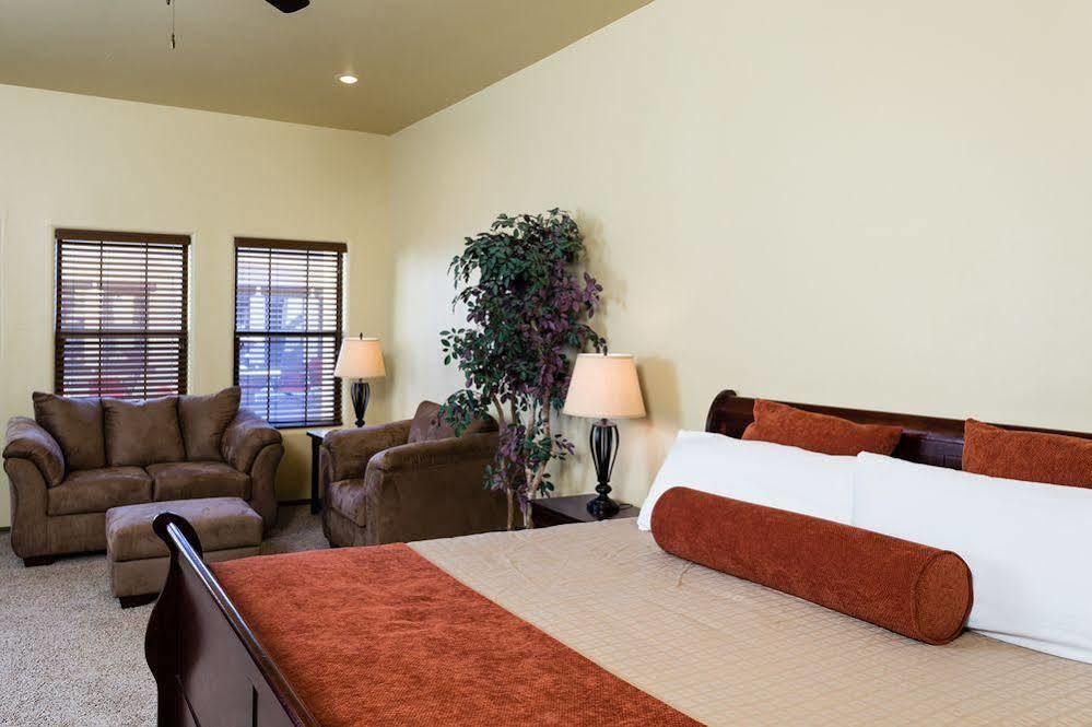 The Courtyard Villas Hobbs Extérieur photo